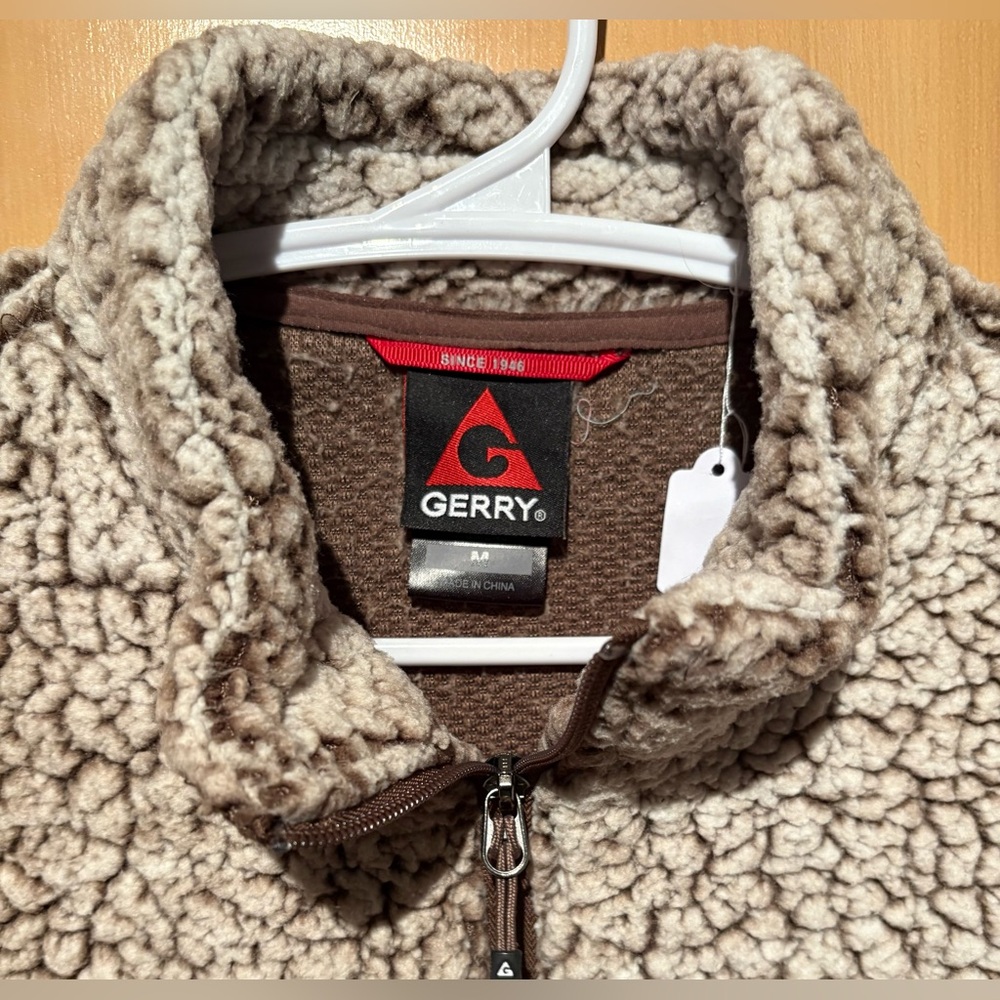 Gerry Sherpa Fleece light brown Women’s Size Medium Warm and Soft EUC - Picture 3 of 4